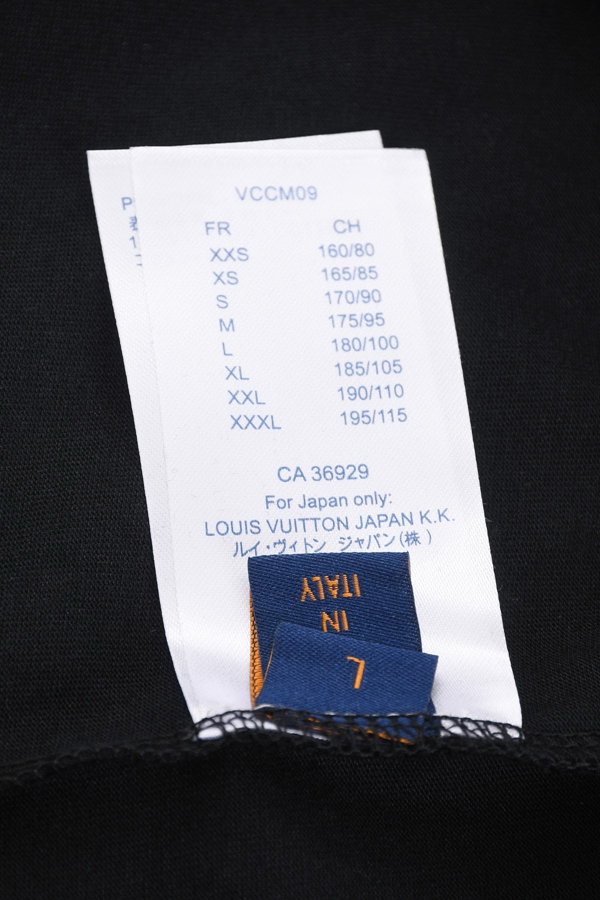 ブランドTシャツ着用イメージ